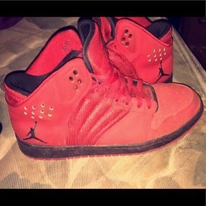 Men Jordan’s size 9.5. Worn maybe twice